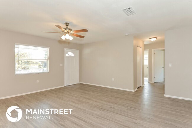 Foto del edificio - 3215 Joe Louis Dr