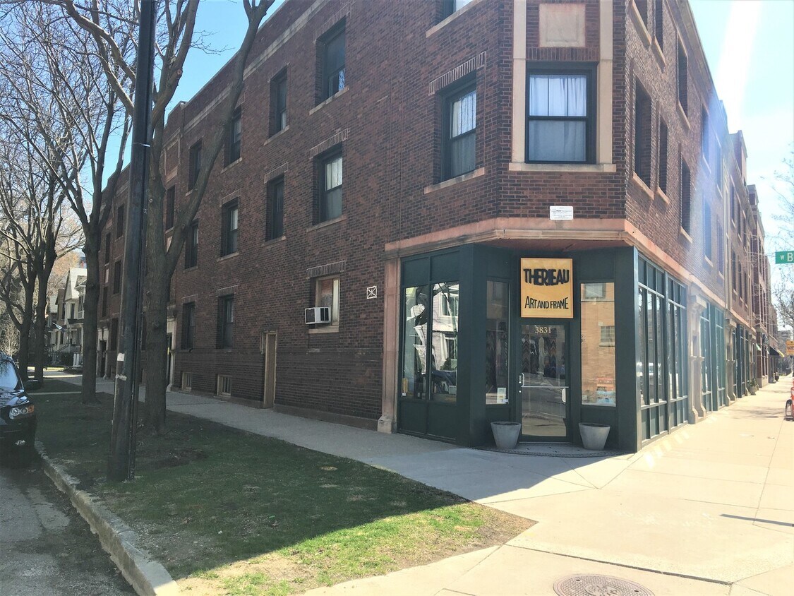 Primary Photo - 1853 W Berenice Ave