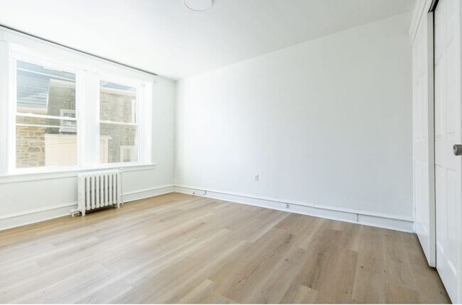 Building Photo - 2215 N 51st St