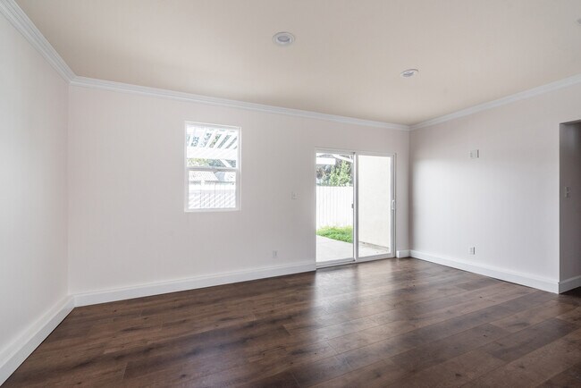 Foto del edificio - 7058 Willis Ave