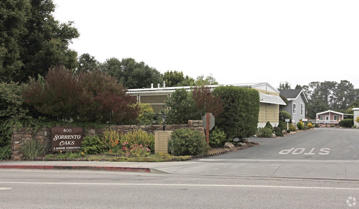 Primary Photo - Sorrento Oaks