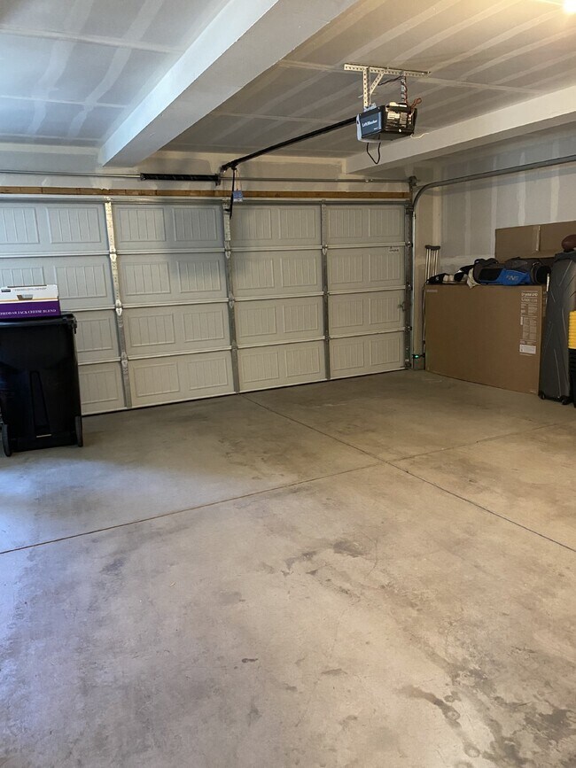 Photo - 3 bedroom - Samaritan Loop Apartment