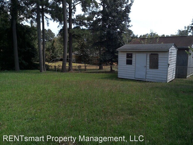 Building Photo - 4 br, 2 bath House - 6068 Capri Circle