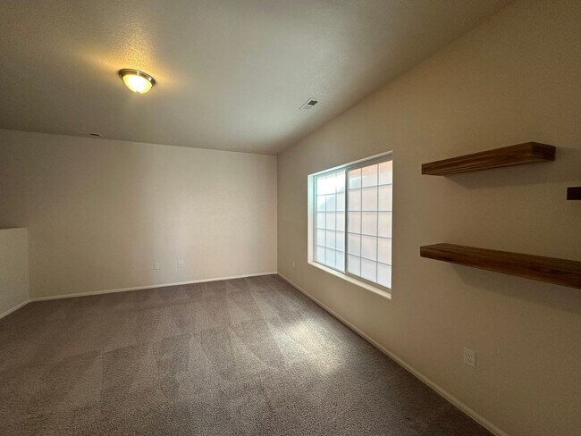 Building Photo - Amazing 3/3/2 Town Home in Gated Community!!!
