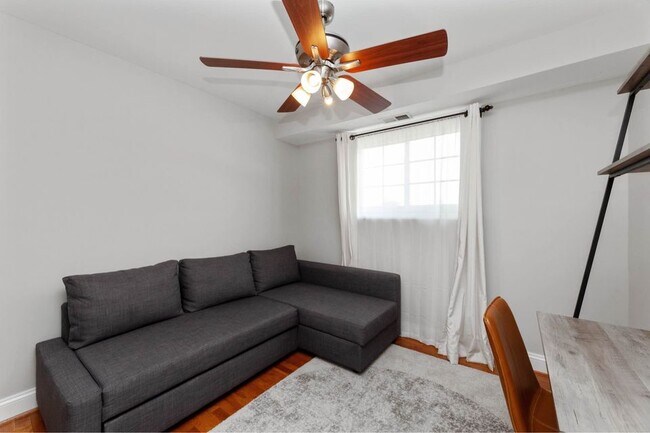 second bedroom/office - 718 Park Rd NW