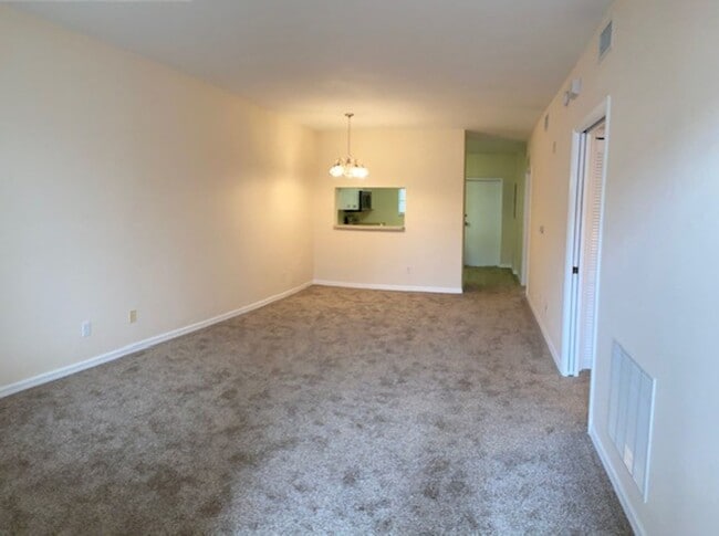 Building Photo - Coming soon  Ground Floor  2/2 Condo off Six Mile Cypress