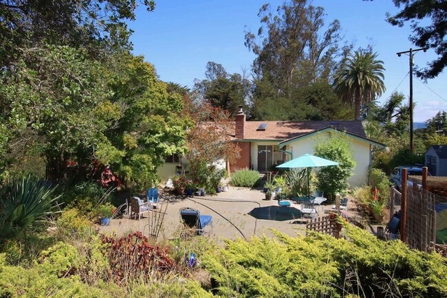 Foto del edificio - 46 Valley View Rd