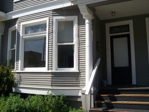 Primary Photo - 210 Flora St