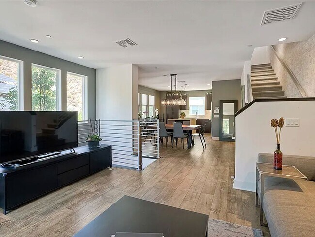 Foto del edificio - Beautiful ORIGEN Condo Complex