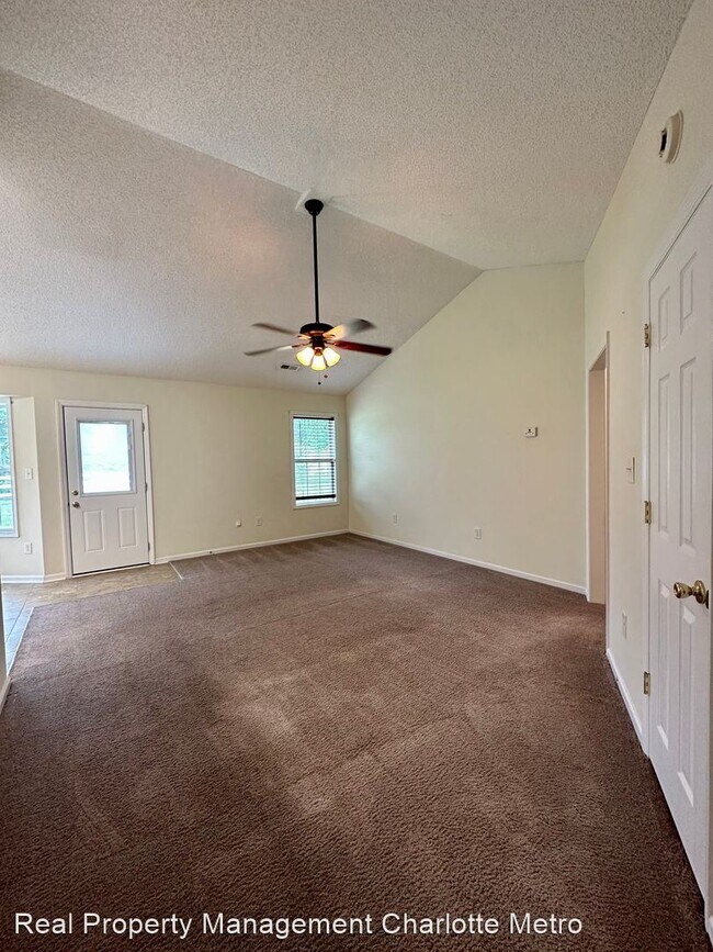 Building Photo - 3 br, 2 bath House - 2000 Briarberry Lane