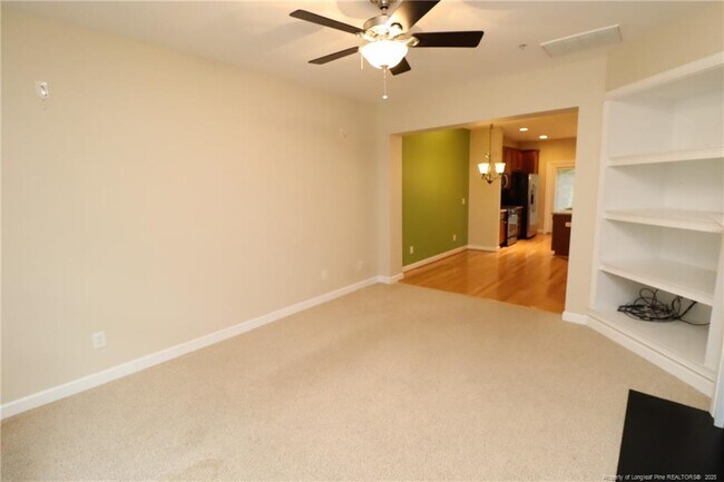Foto del edificio - 8011 Sunset Branch Ct
