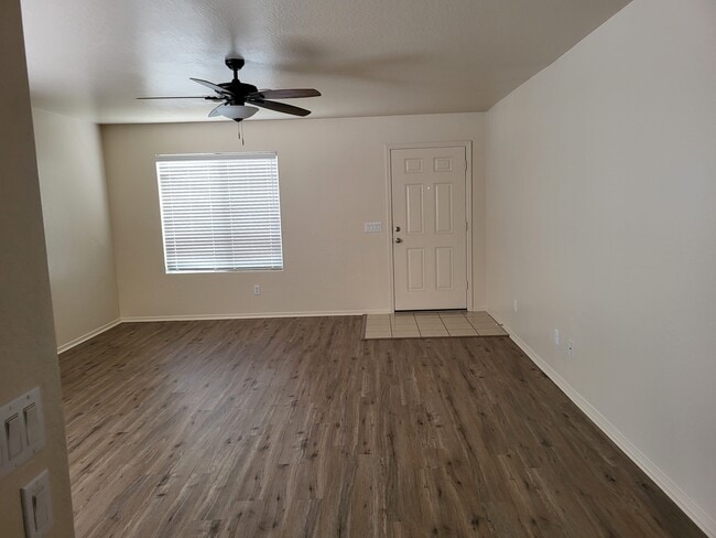 Building Photo - 661 Belmont Way