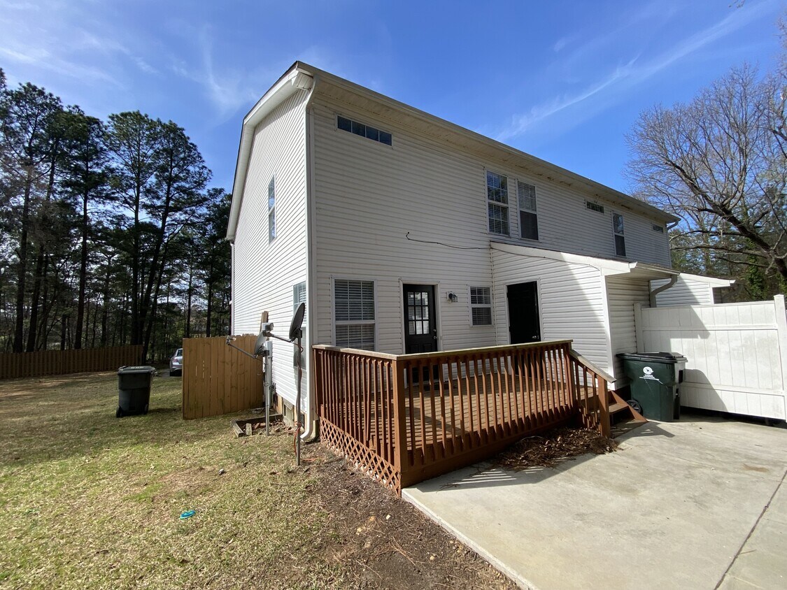 Building Photo - 505 Avent Ferry Rd