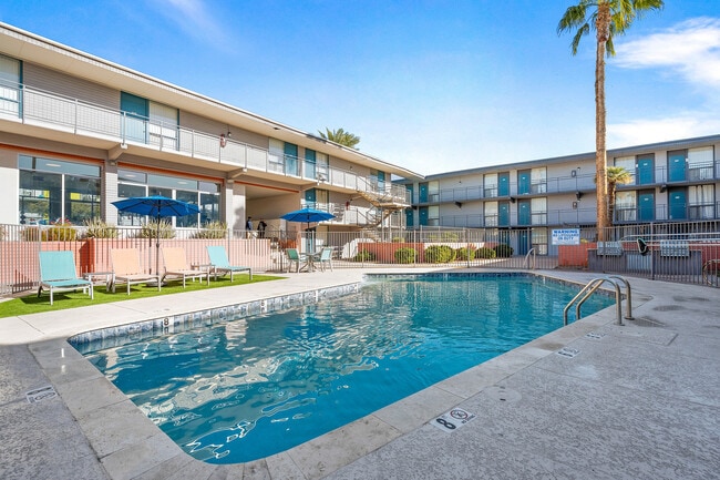 Seventh Apartments Pool - Seventh Apartments