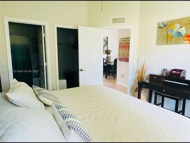 Foto del edificio - 940 NE 34th Ave