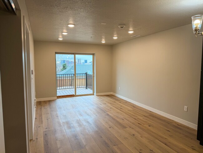 Foto del edificio - 1032 E 400 S