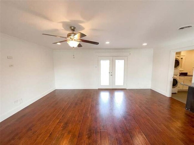 Building Photo - 8541 Strathmore Dr