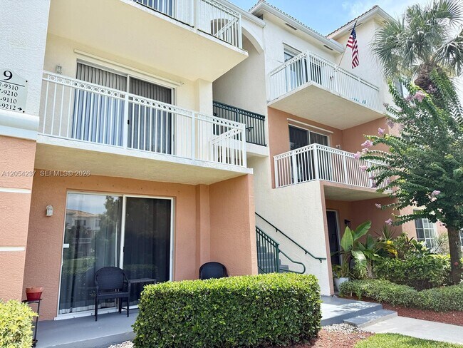 Building Photo - 9208 Myrtlewood Cir W