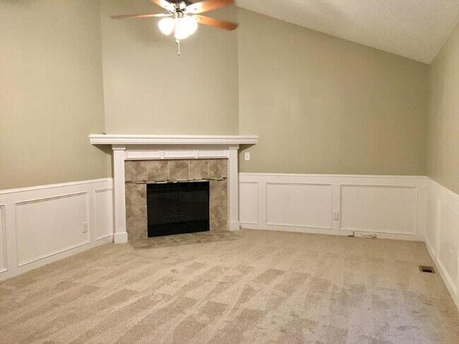 Building Photo - 520 Airway Ln