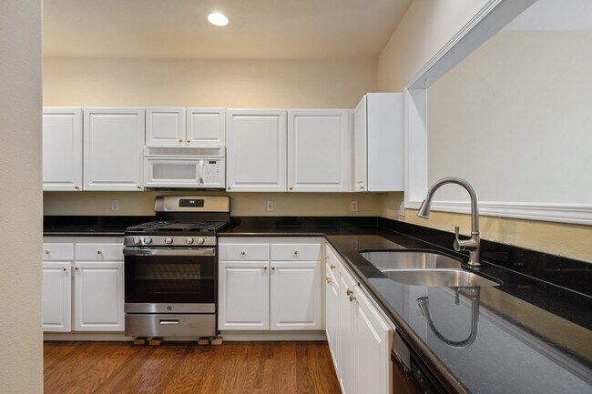 Building Photo - 15706 SW Flagstone Dr