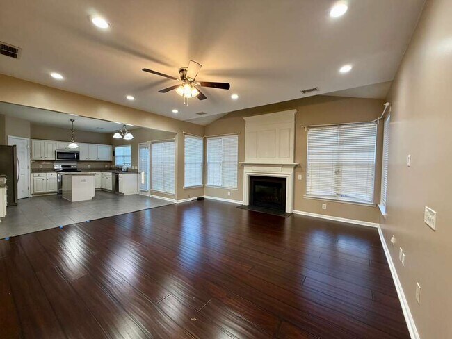 Foto del edificio - 12143 Humboldt Dr