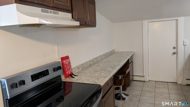 Foto del edificio - 657 Naugatuck Ave