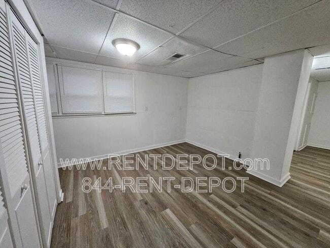 Building Photo - 109 E Eichel Ave