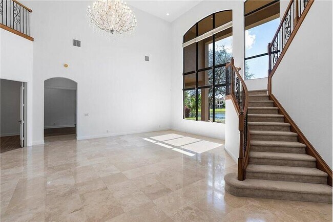 Foto del edificio - 10546 Versailles Blvd