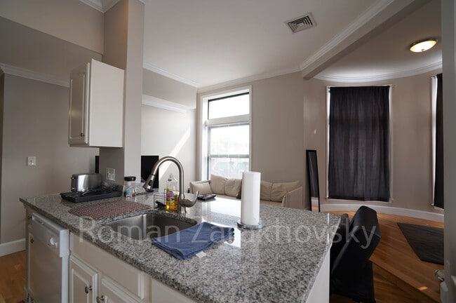 Photo - 365 Washington St Apartment