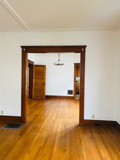 Building Photo - 147 Malverne Dr