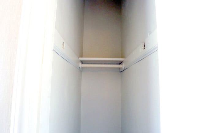 Entrance closet - Parkwood Manor