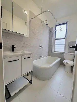 Foto del edificio - 1 bedroom in BRONX NY 10463