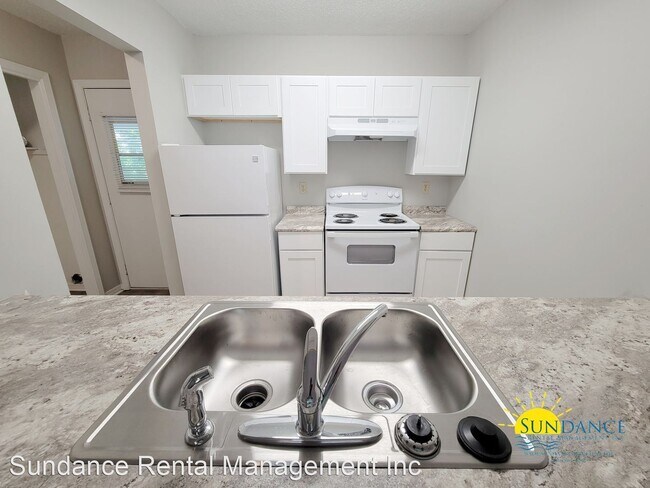 Building Photo - 2 br, 1 bath House - 510-C Landview Drive