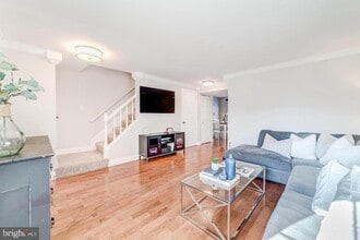 Building Photo - 26 Southall Ct
