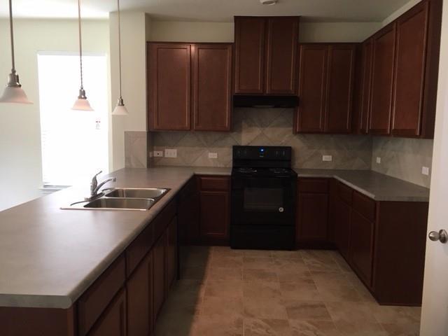 Foto del edificio - 7700 Crystalbrook W