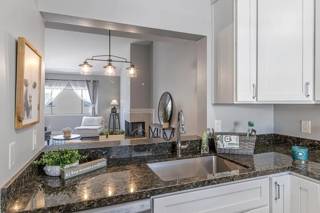 Building Photo - Beautiful Unit! 1 bedroom, 1 bathroom unit...
