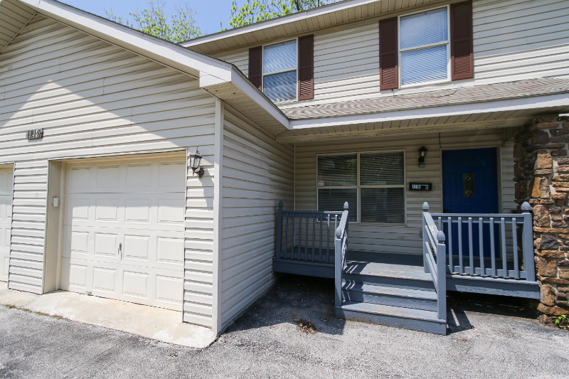 Primary Photo - 1216 Highland Ave