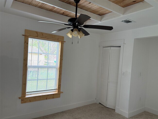 Foto del edificio - 9210 E Ave O