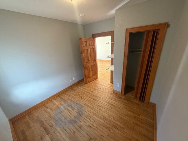 Building Photo - 2 Bedroom Lower Rear Unit on East Side