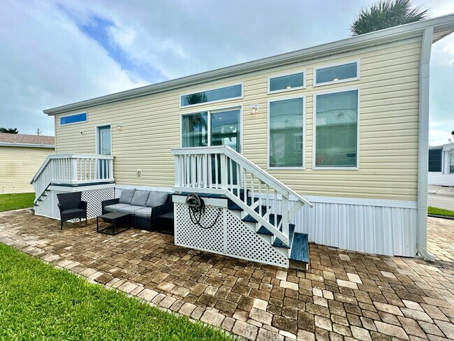 Building Photo - 731 Nettles Blvd