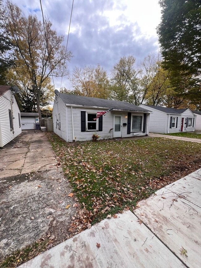 Building Photo - 11705 Mc Gowan Ave