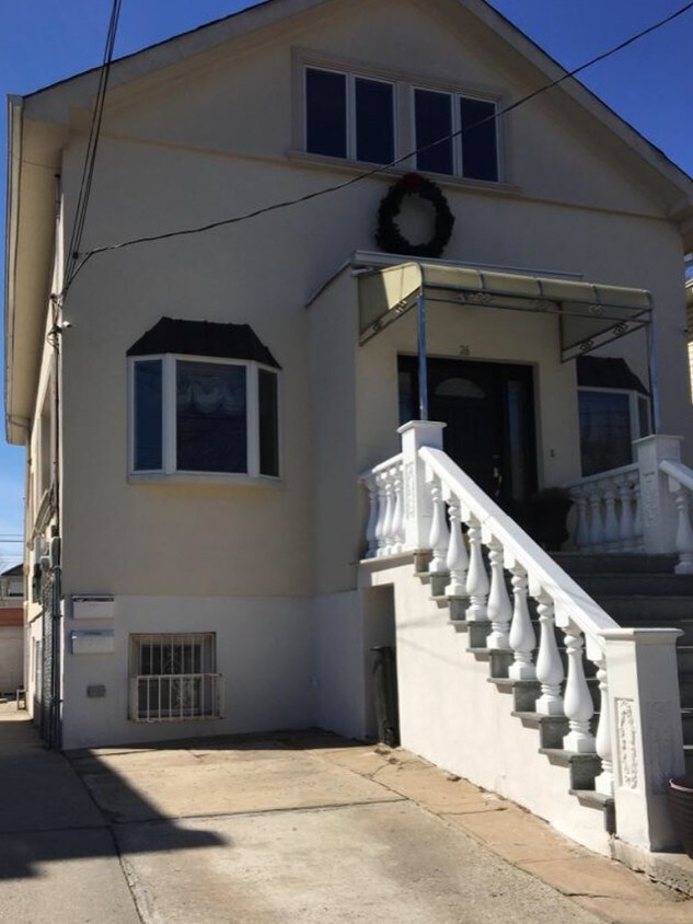 26 Kensington Ave, Staten Island, NY 10305 Apartments in Staten