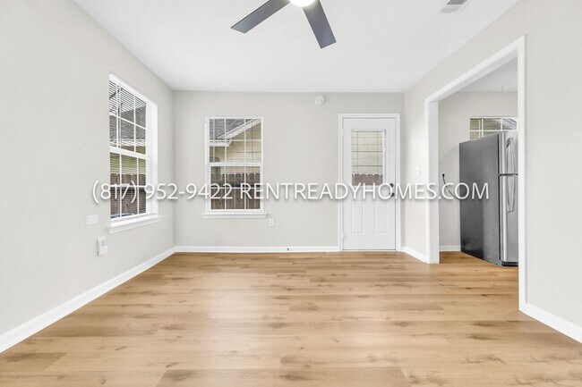 Building Photo - 1007 Davis Ave