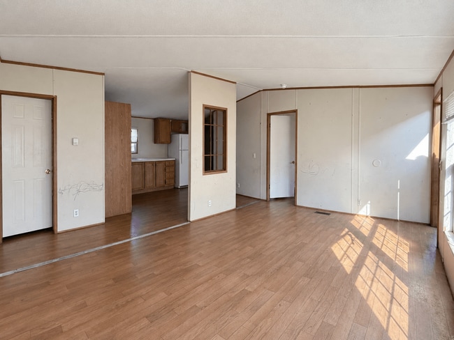 Building Photo - 3 Bed/2 Bath - Unit 204 Gaither
