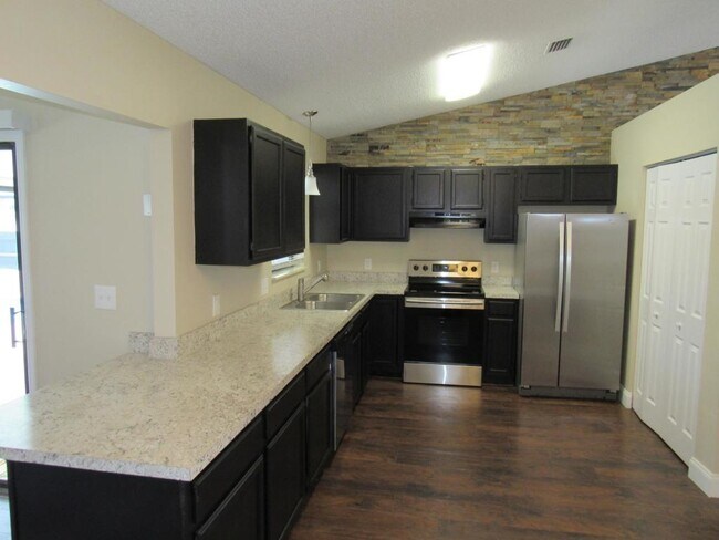 Foto del edificio - 7006 Lakeland Blvd