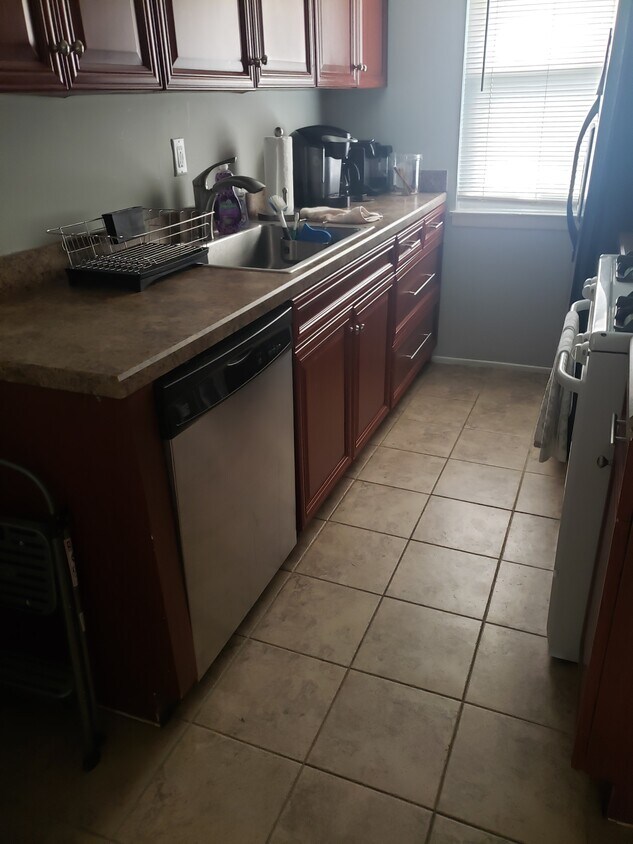 456 River Rd Unit H, Nutley, NJ 07110 Condo for Rent in Nutley, NJ