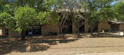 Building Photo - 515 Roy St