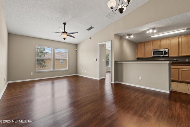 Building Photo - 7055 Deer Lodge Cir