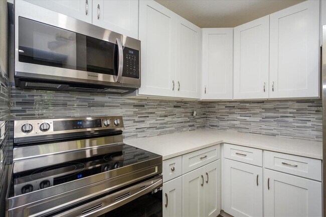 Foto del edificio - 140 Orchid Woods Ct
