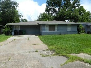 Building Photo - 6031 Ridgeway Dr